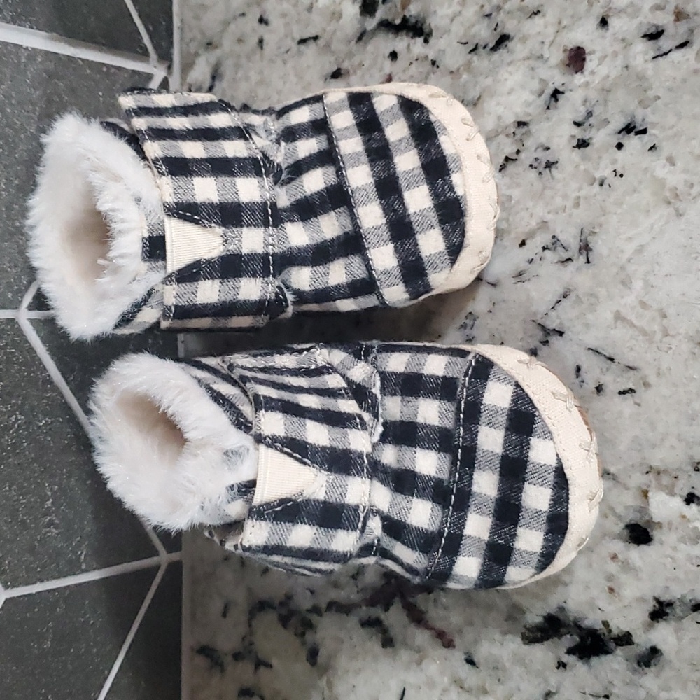 Toms booties